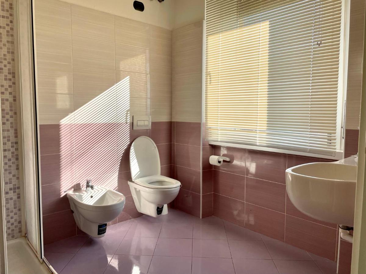 La Gloria Rho Private Rooms Only Екстериор снимка