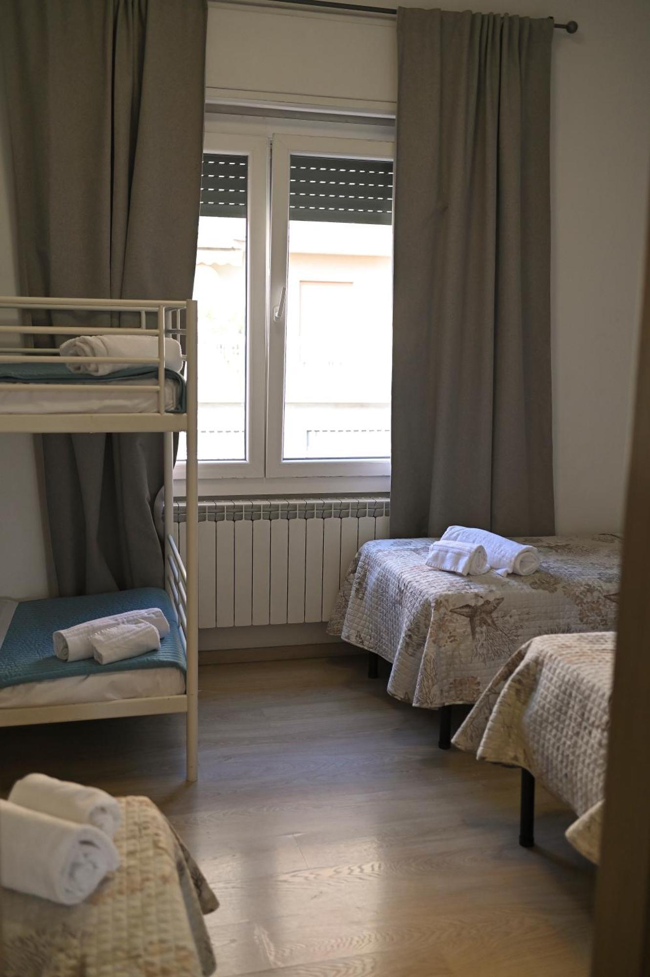 La Gloria Rho Private Rooms Only Екстериор снимка