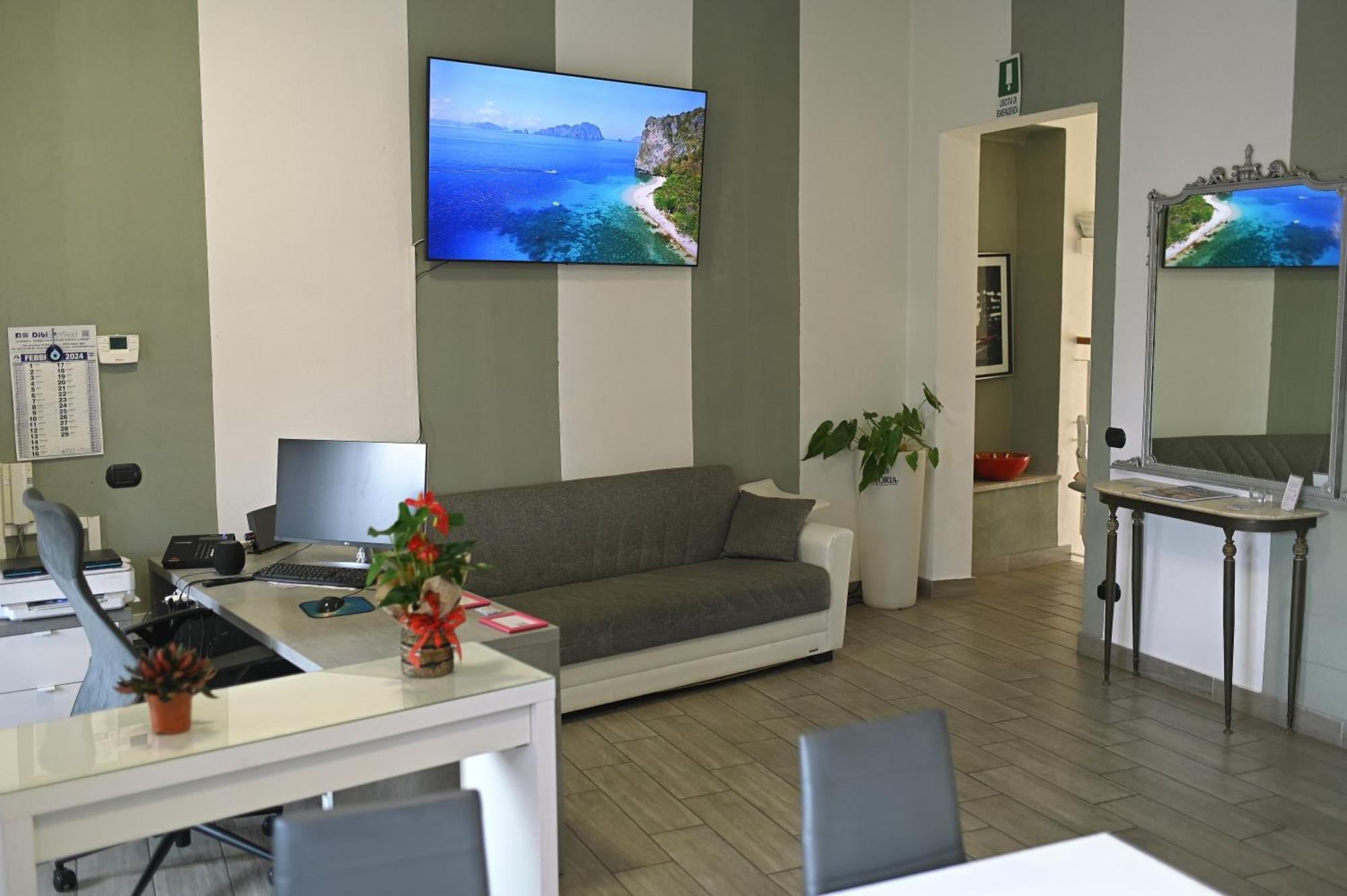 La Gloria Rho Private Rooms Only Екстериор снимка