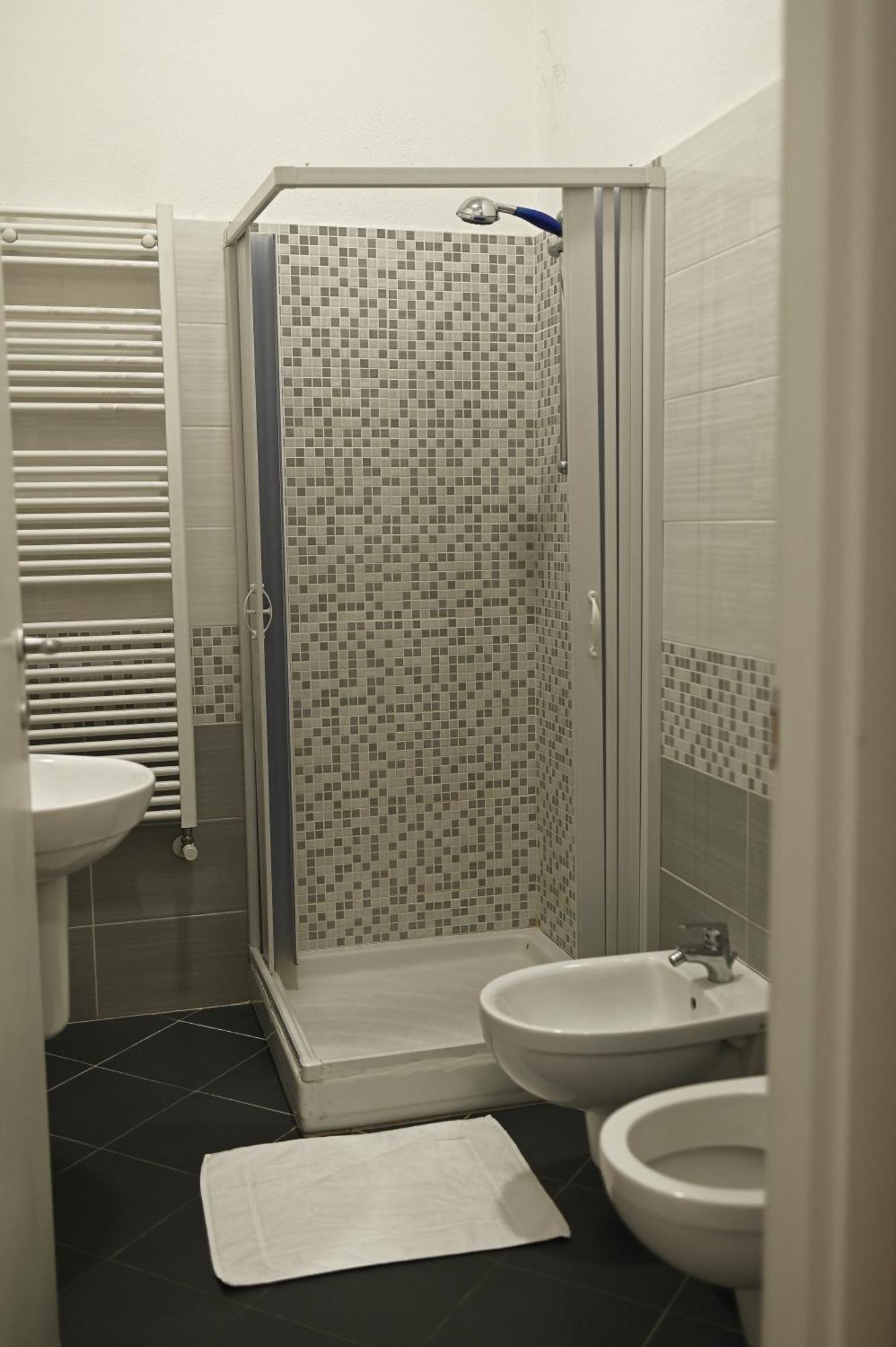 La Gloria Rho Private Rooms Only Екстериор снимка