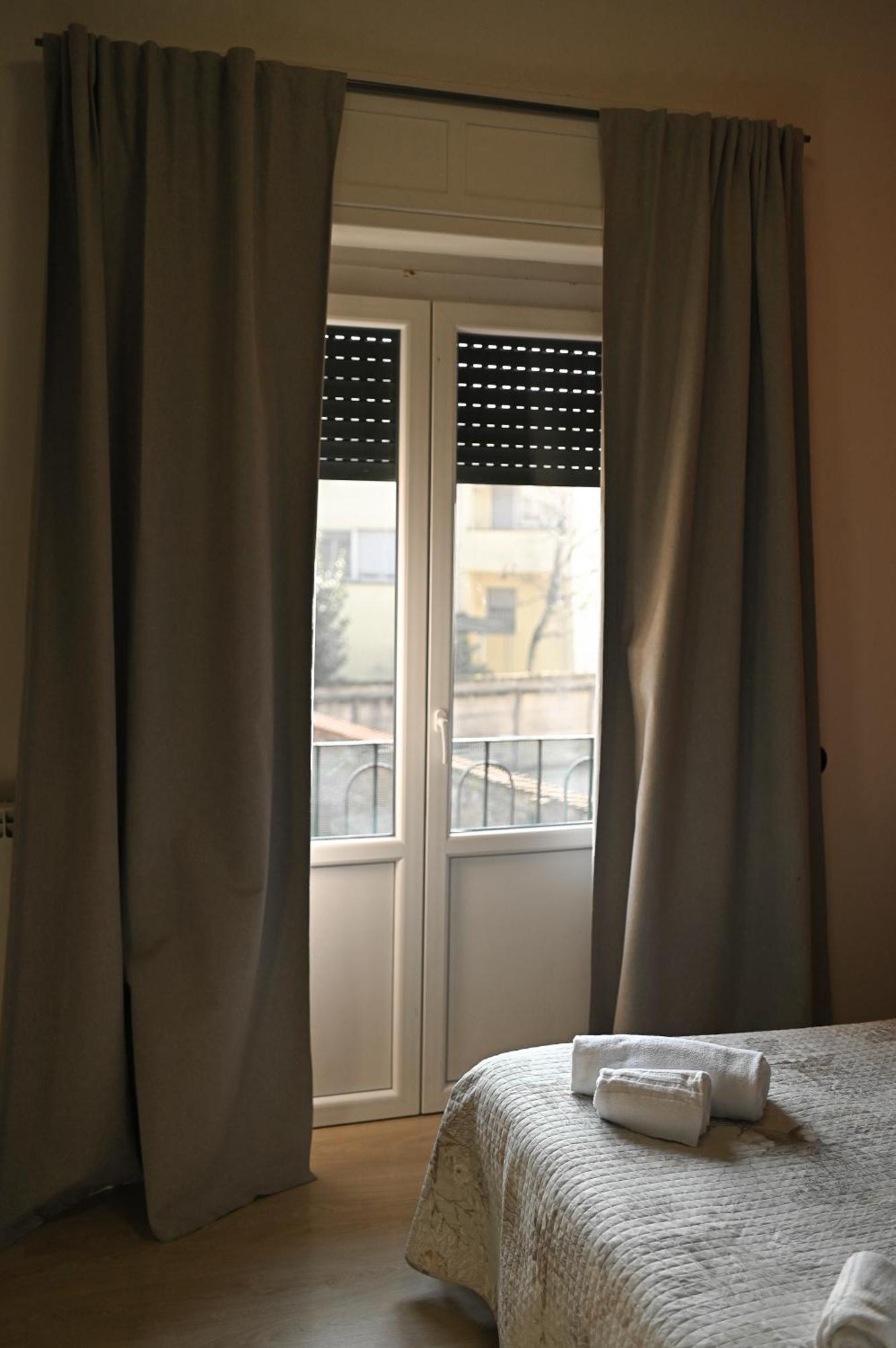 La Gloria Rho Private Rooms Only Екстериор снимка