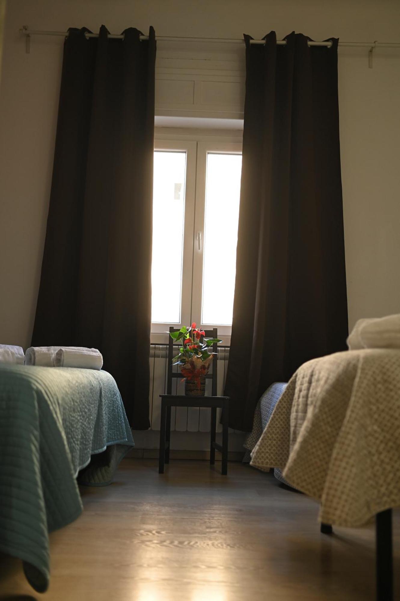 La Gloria Rho Private Rooms Only Екстериор снимка