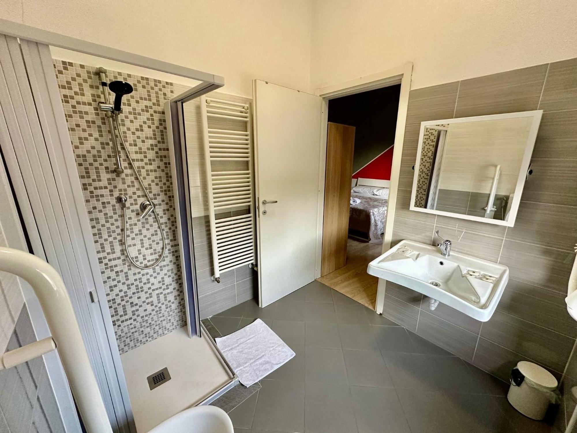 La Gloria Rho Private Rooms Only Екстериор снимка