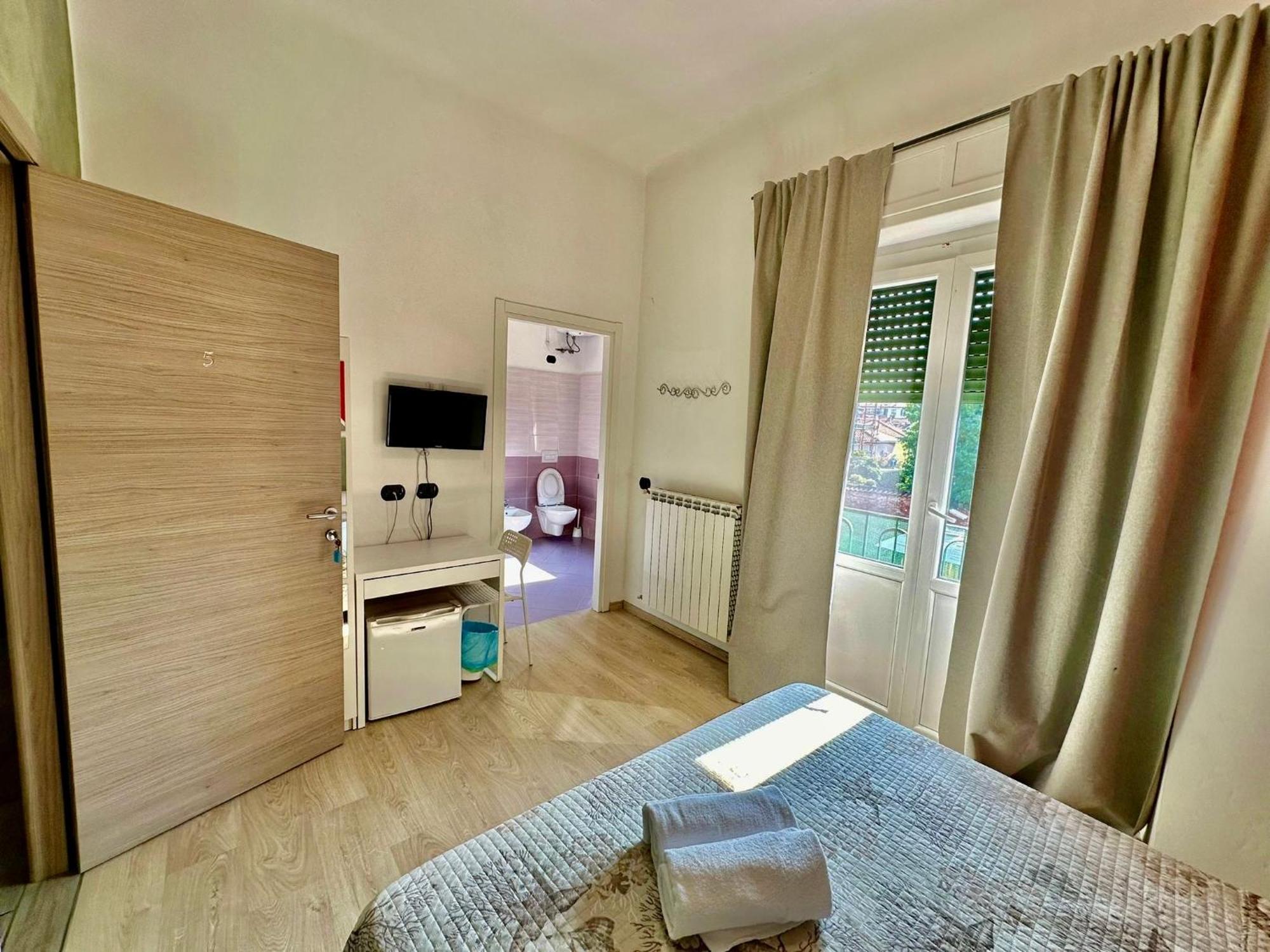 La Gloria Rho Private Rooms Only Екстериор снимка